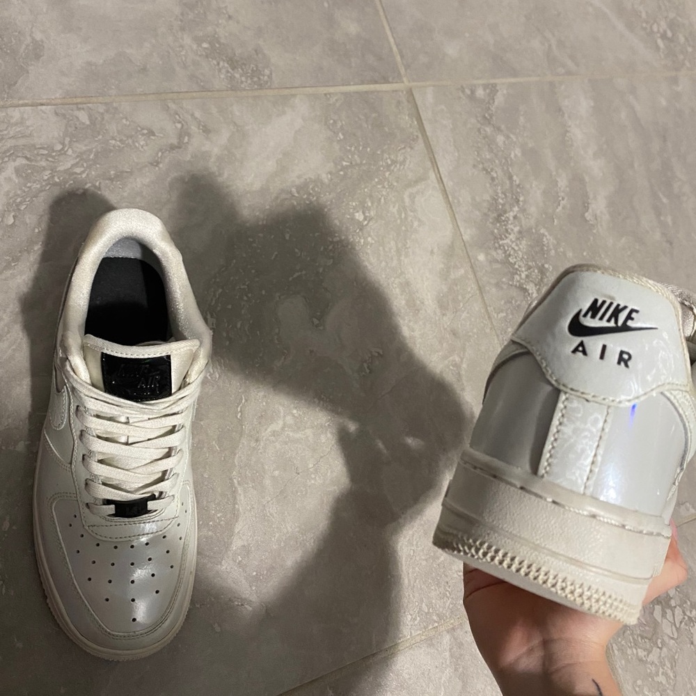 Women’s Air Force 1s “Luxe” Size 7 - Picture 9 of 11